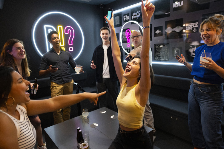 Blind test et quiz interactif chez Rush Action Game à Nice